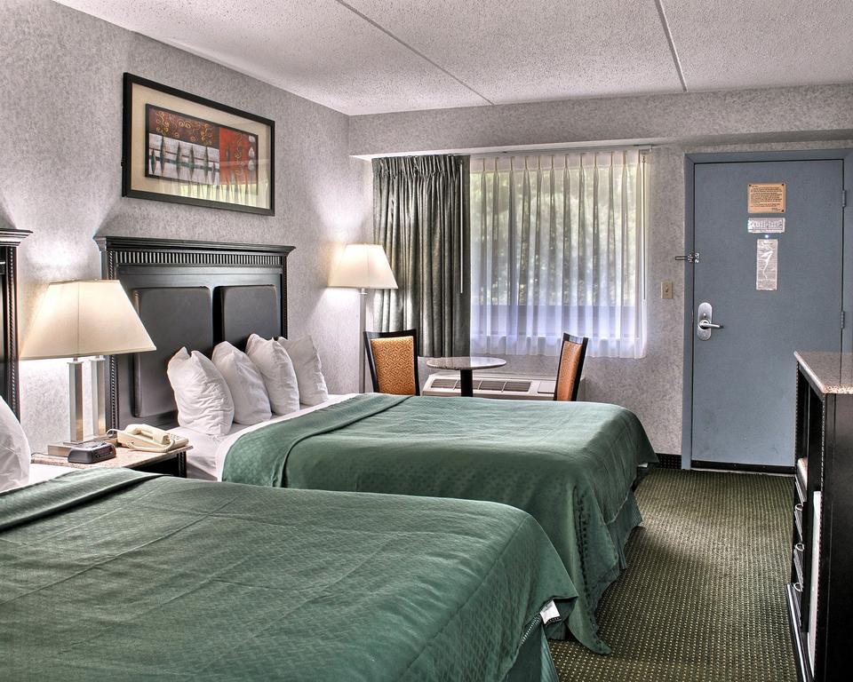 Quality Inn & Suites North Gibsonia Bagian luar foto